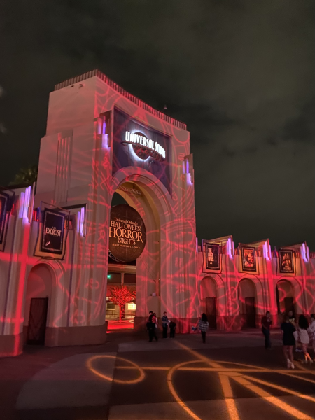 Entrance of Halloween Horror Nights on Oct 8, 2023
Taken by Leah Walters 24